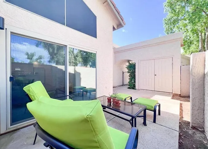Serene Town Home In Chandler With Pool Chandler