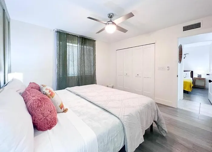 Holiday home Serene Town Home In Chandler With Pool *