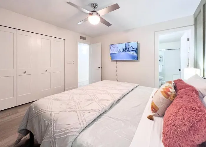 Holiday home Serene Town Home In Chandler With Pool Chandler