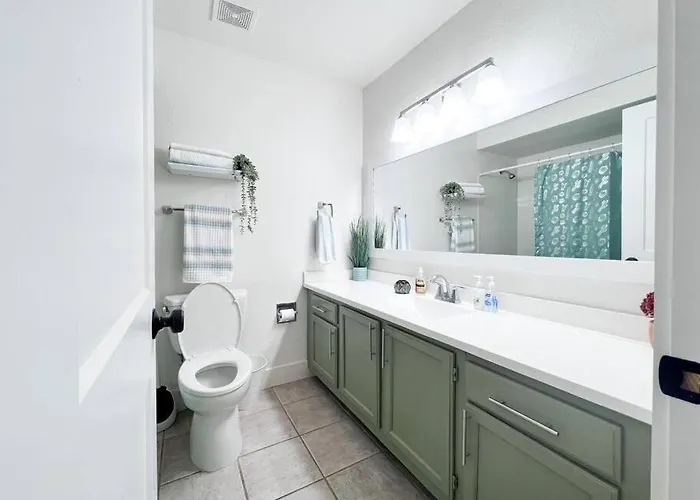 Holiday home Serene Town Home In Chandler With Pool