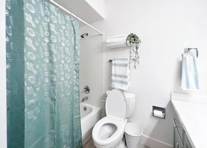 Serene Town Home In Chandler With Pool Holiday home *