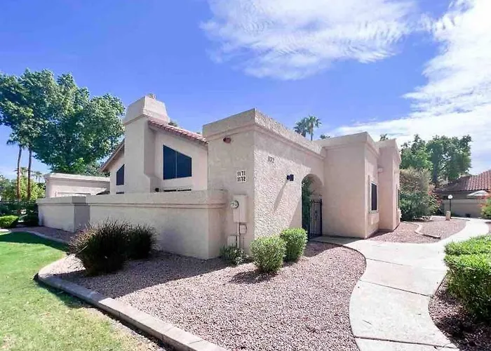 Serene Town Home In Chandler With Pool Holiday home