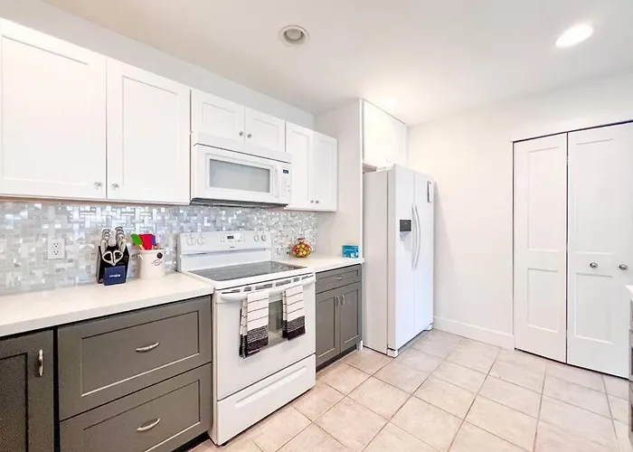 Serene Town Home In Chandler With Pool Holiday home *