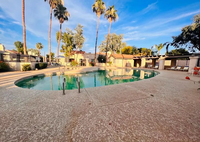 Serene Town Home In Chandler With Pool Holiday home